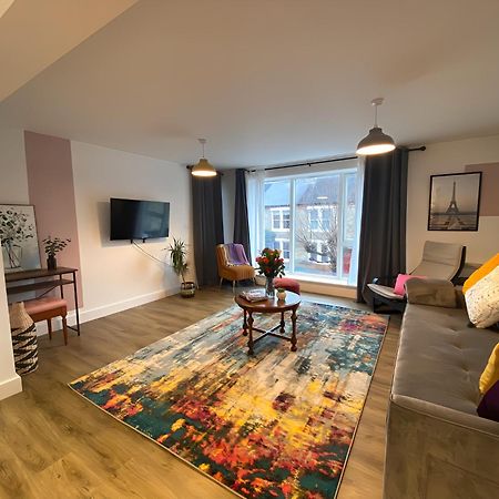 Cambridge Stays Riverside Apart Hotel With 2Br Flats At The City Centre-Parking-Balcony エクステリア 写真